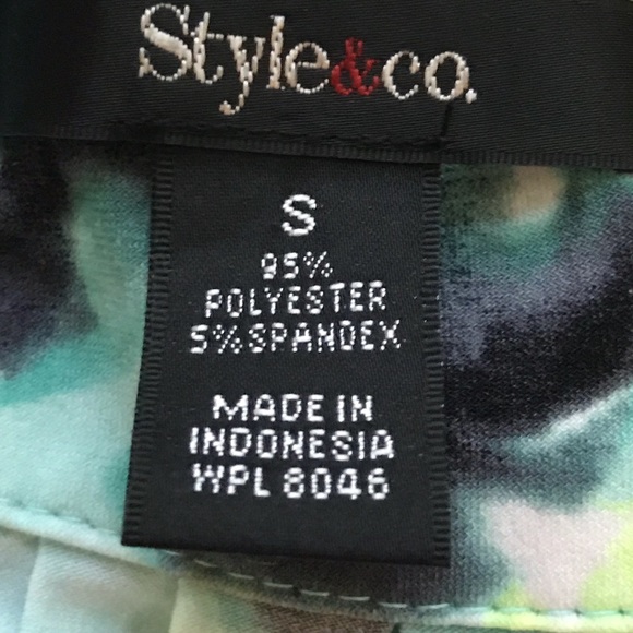 Style & Co. Floral Short Sleeve Blouse. Size S - Picture 6 of 7